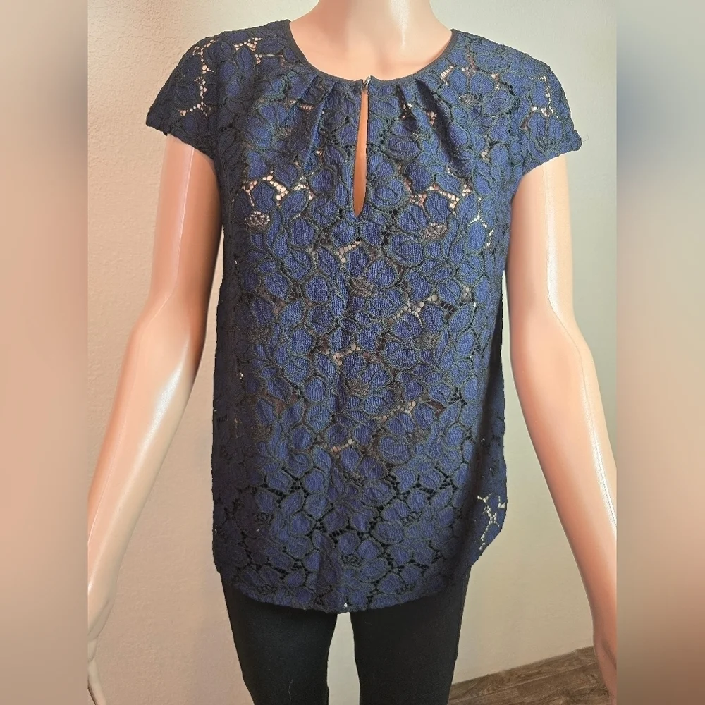 J Crew Cap-Sleeve Semi Sheer Floral Lace Top Navy Blue Black Trim Key Hole Sz 4